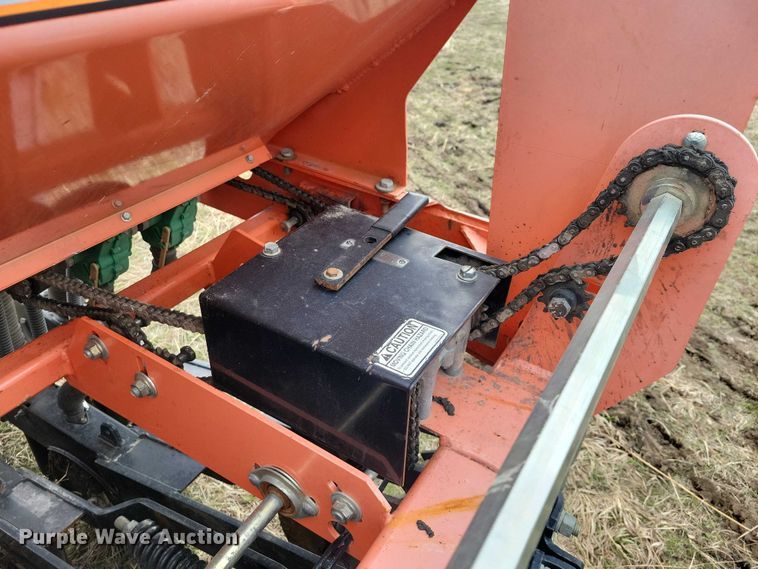 image for item NK9979 2012 Land Pride 3P606NT seeder