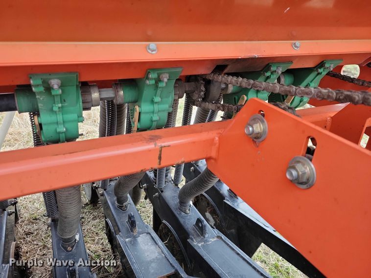 image for item NK9979 2012 Land Pride 3P606NT seeder