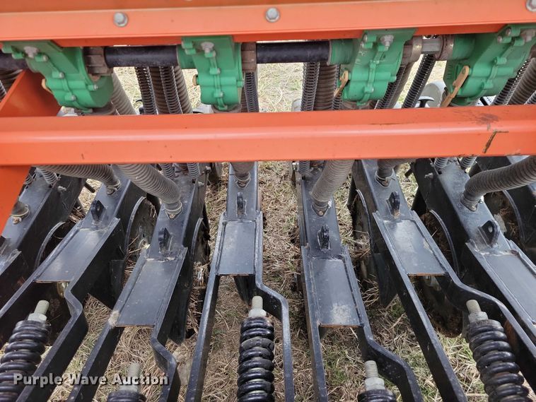 image for item NK9979 2012 Land Pride 3P606NT seeder