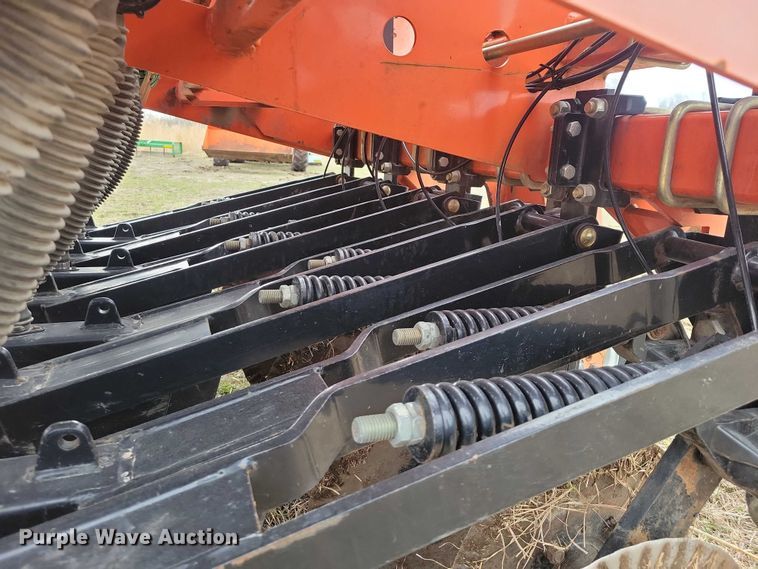 image for item NK9979 2012 Land Pride 3P606NT seeder