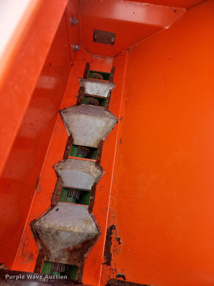 image for item NK9979 2012 Land Pride 3P606NT seeder