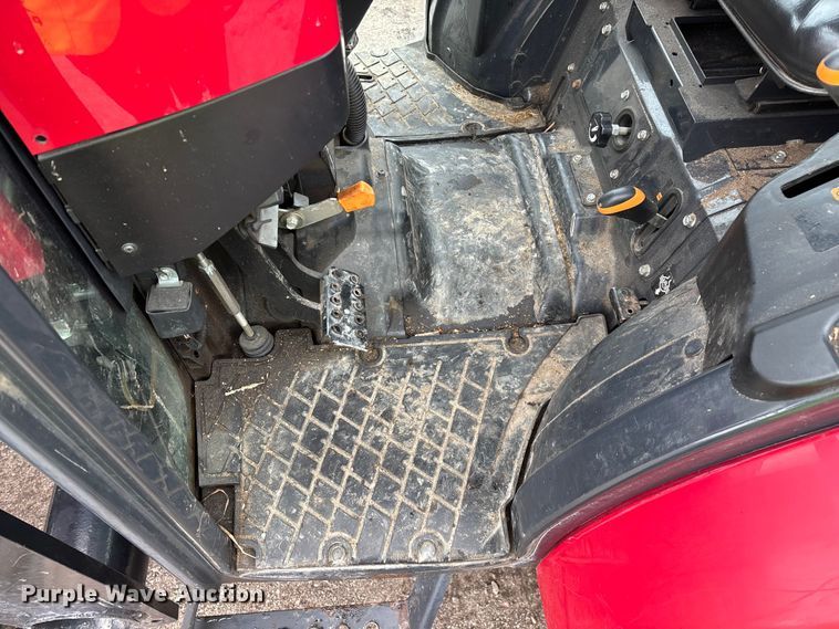 image for item YA2802 2016 Yanmar YT235 MFWD tractor