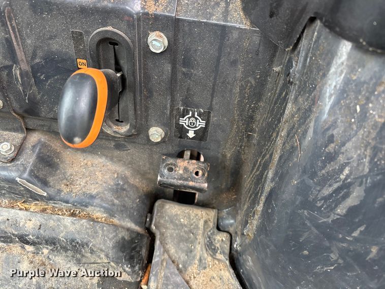 image for item YA2802 2016 Yanmar YT235 MFWD tractor