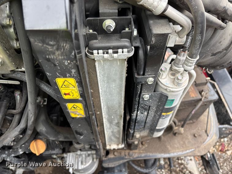 image for item YA2802 2016 Yanmar YT235 MFWD tractor