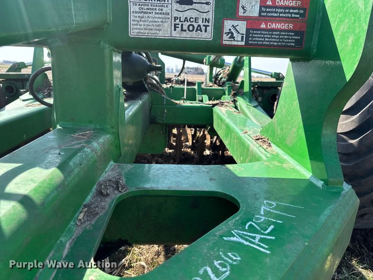image for item YA2979 2023 John Deere 2680H vertical tillage
