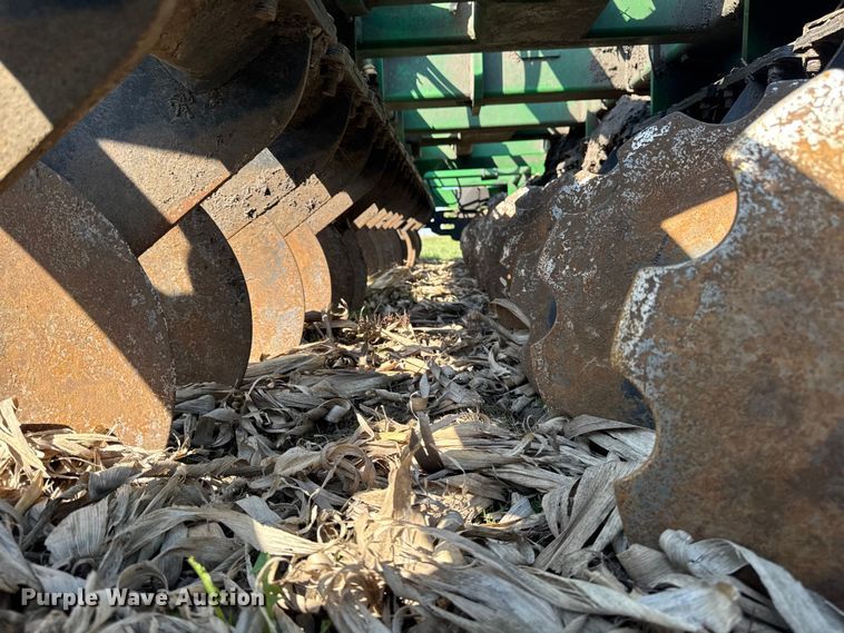 image for item YA2979 2023 John Deere 2680H vertical tillage