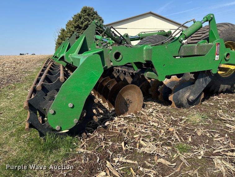 image for item YA2979 2023 John Deere 2680H vertical tillage