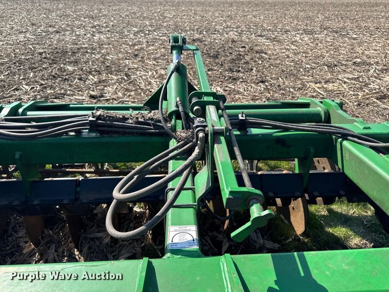image for item YA2979 2023 John Deere 2680H vertical tillage