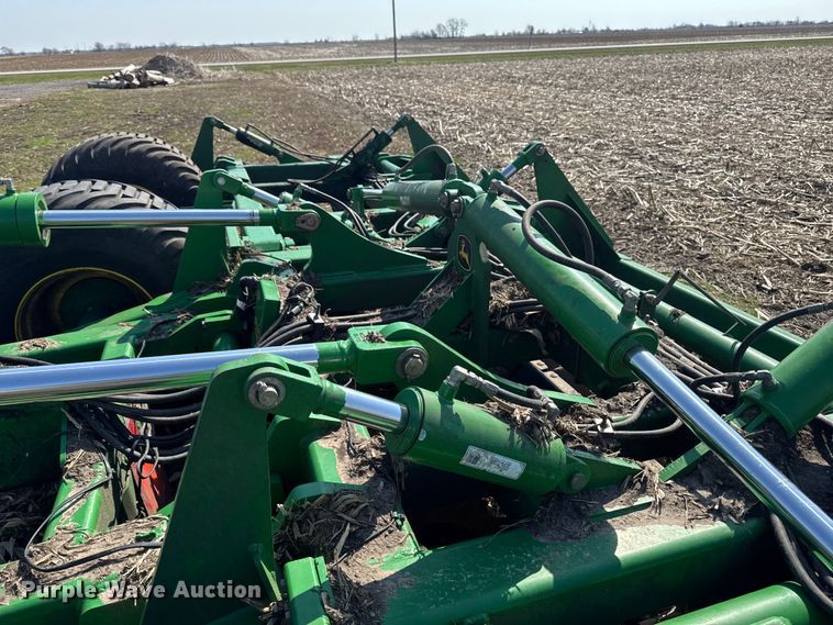 image for item YA2979 2023 John Deere 2680H vertical tillage