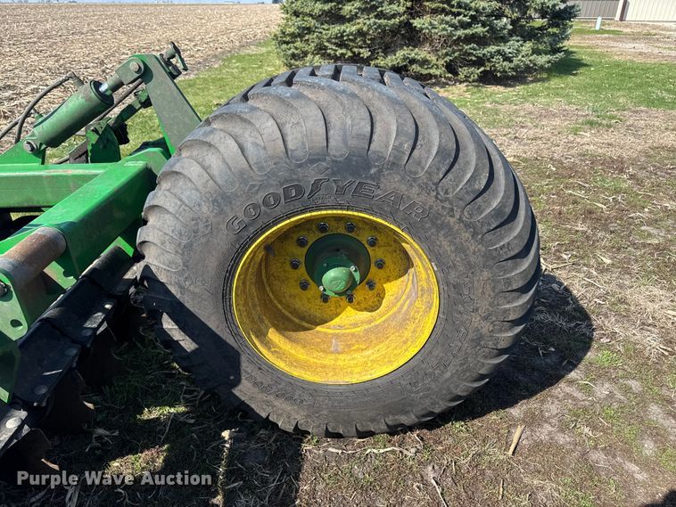 image for item YA2979 2023 John Deere 2680H vertical tillage