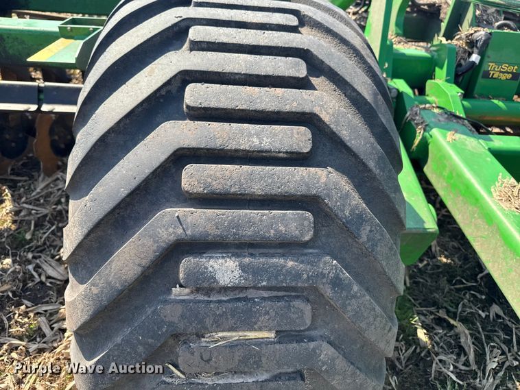 image for item YA2979 2023 John Deere 2680H vertical tillage