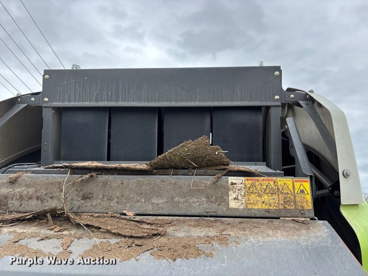 image for item YA2982 2019 Claas Variant 480RC round baler