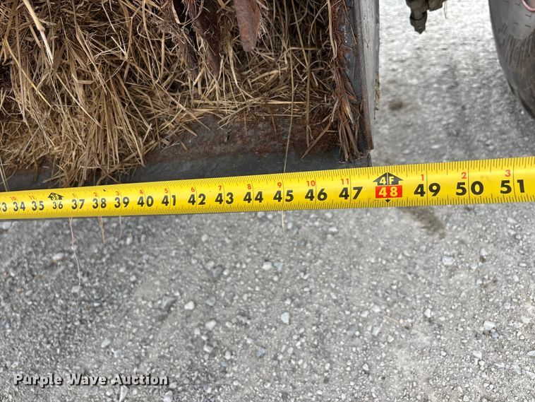 image for item YA2982 2019 Claas Variant 480RC round baler