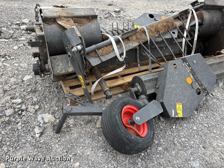 image for item YA2982 2019 Claas Variant 480RC round baler