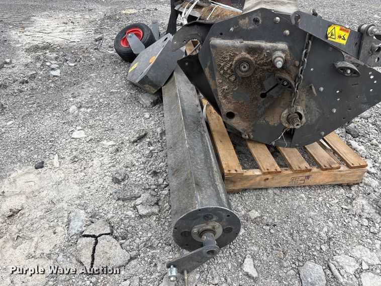 image for item YA2982 2019 Claas Variant 480RC round baler