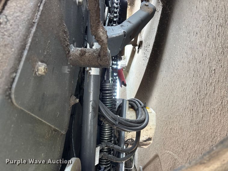 image for item YA2982 2019 Claas Variant 480RC round baler