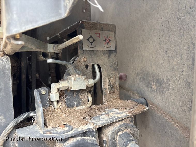 image for item YA2982 2019 Claas Variant 480RC round baler