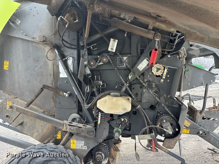 image for item YA2982 2019 Claas Variant 480RC round baler