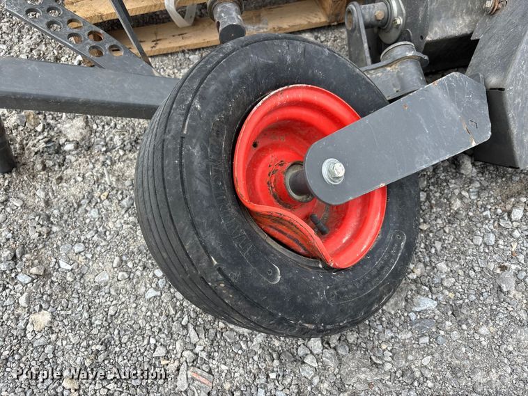 image for item YA2982 2019 Claas Variant 480RC round baler