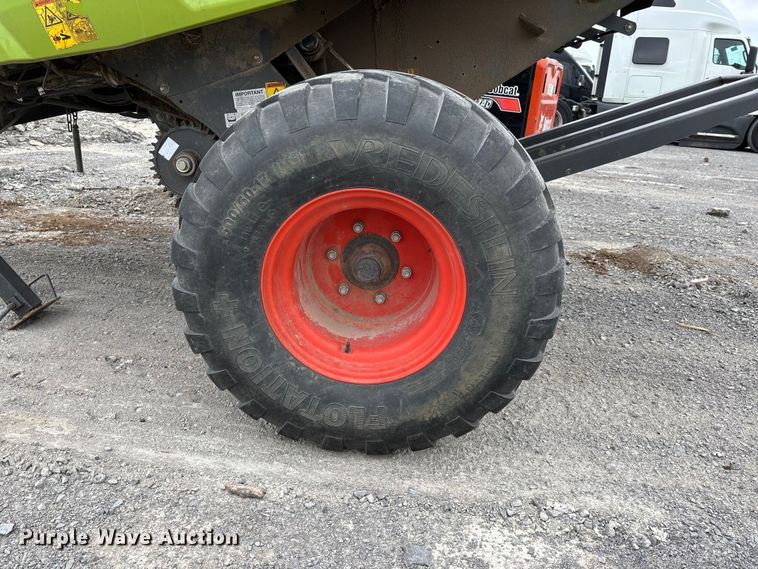 image for item YA2982 2019 Claas Variant 480RC round baler