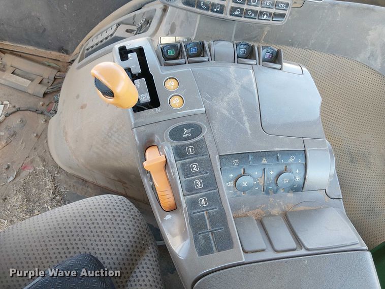 image for item YA3133 2016 John Deere 9570RT tractor