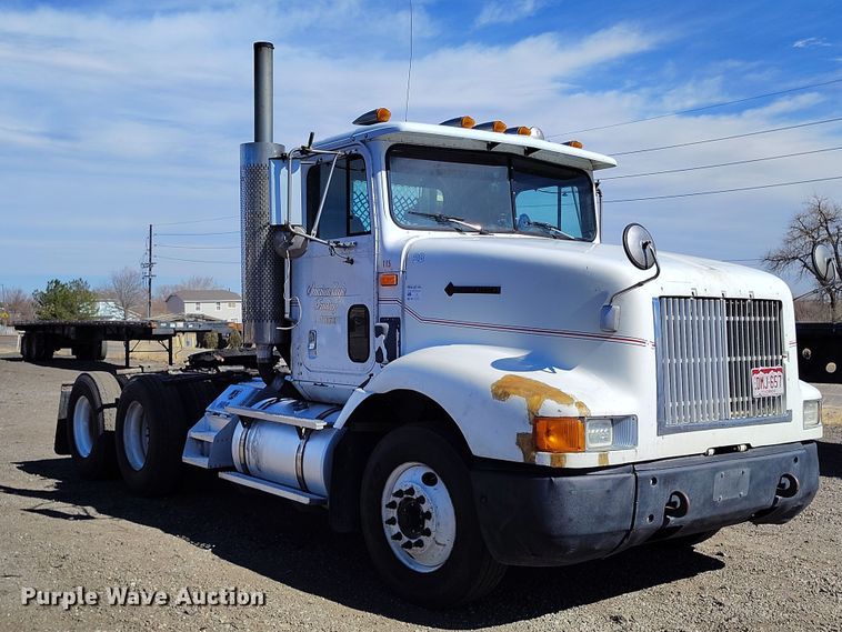 image for item BI9764 1996 International 9200 semi truck