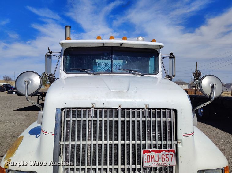 image for item BI9764 1996 International 9200 semi truck