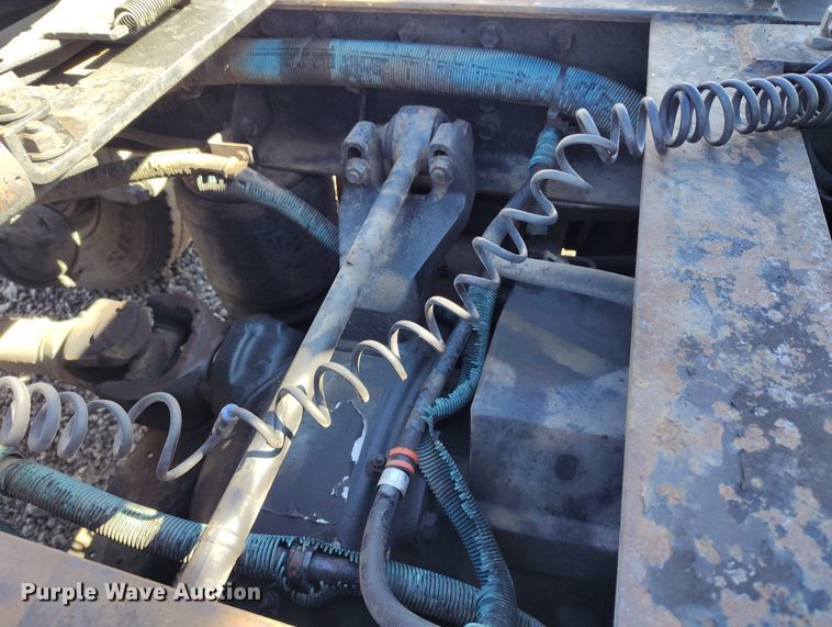 image for item BI9764 1996 International 9200 semi truck