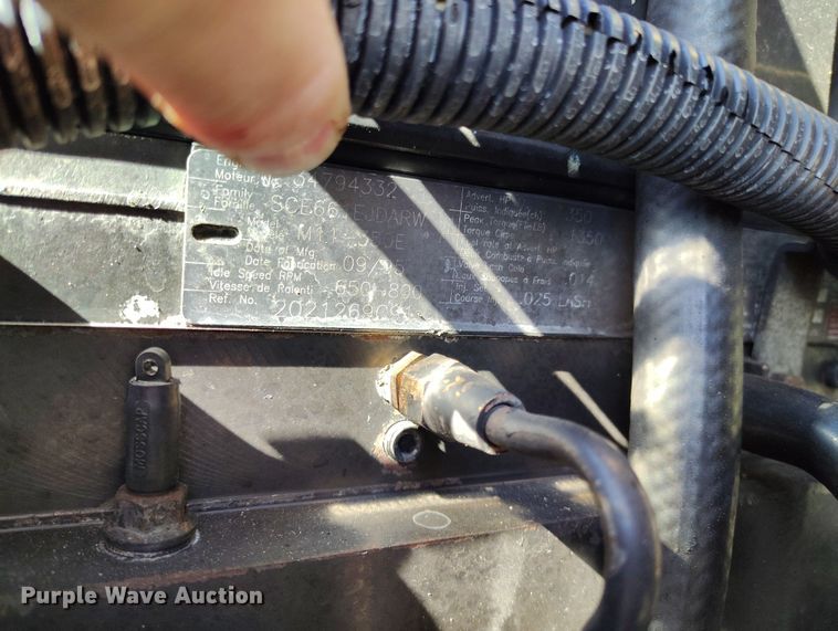 image for item BI9764 1996 International 9200 semi truck