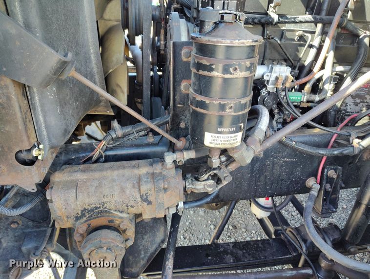 image for item BI9764 1996 International 9200 semi truck