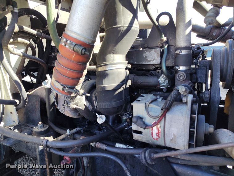 image for item BI9764 1996 International 9200 semi truck