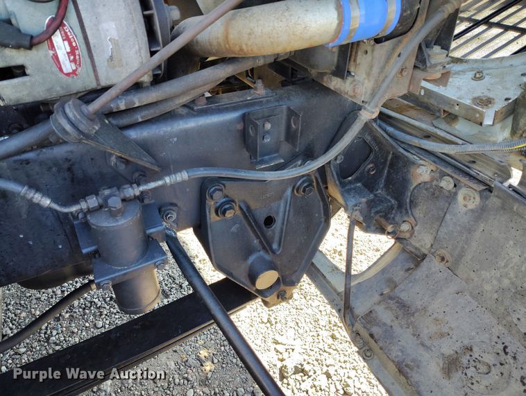 image for item BI9764 1996 International 9200 semi truck