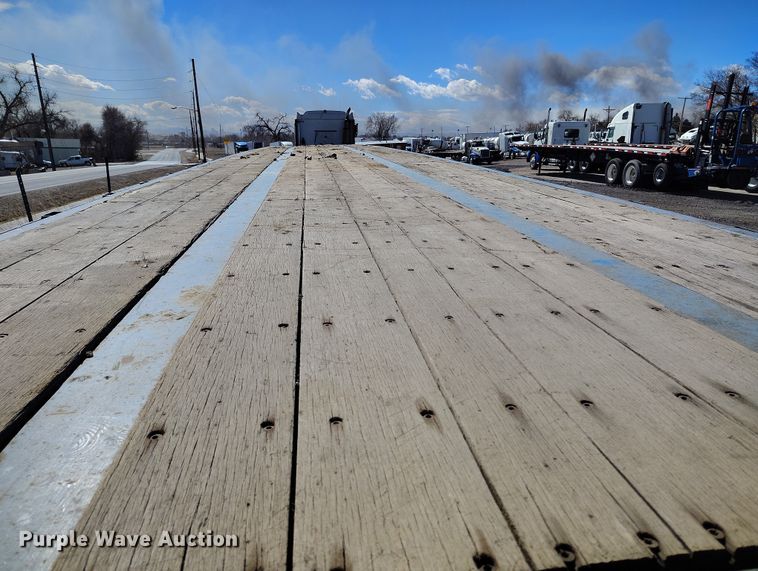 image for item BI9765 1998 Transcraft flatbed trailer