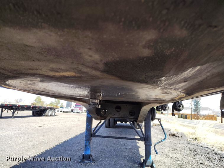 image for item BI9765 1998 Transcraft flatbed trailer