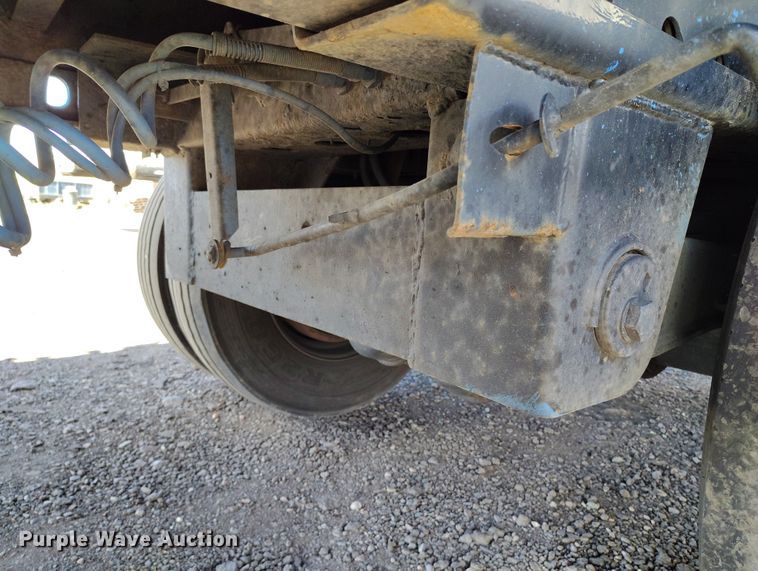 image for item BI9765 1998 Transcraft flatbed trailer