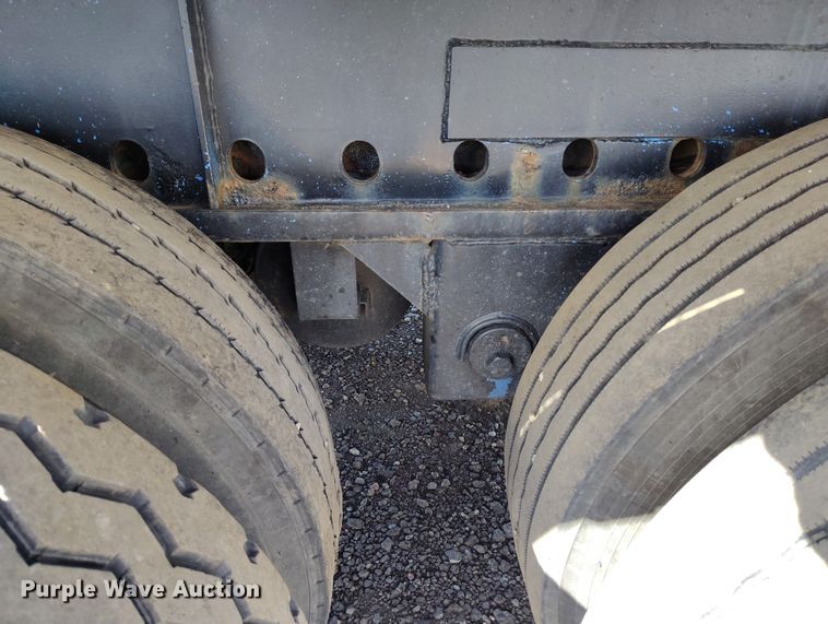 image for item BI9765 1998 Transcraft flatbed trailer