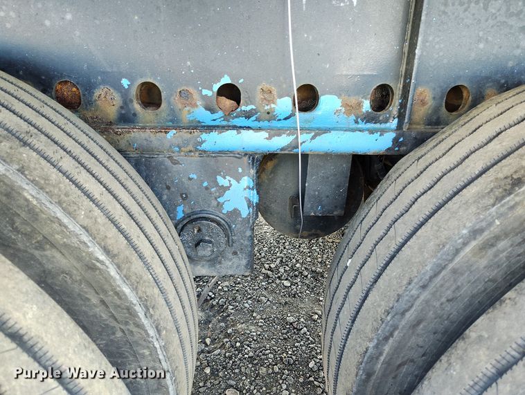 image for item BI9765 1998 Transcraft flatbed trailer