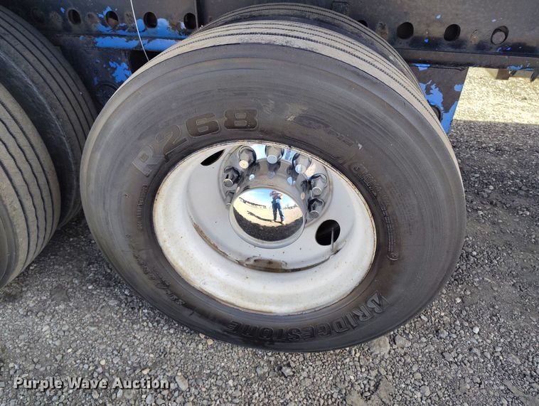 image for item BI9765 1998 Transcraft flatbed trailer