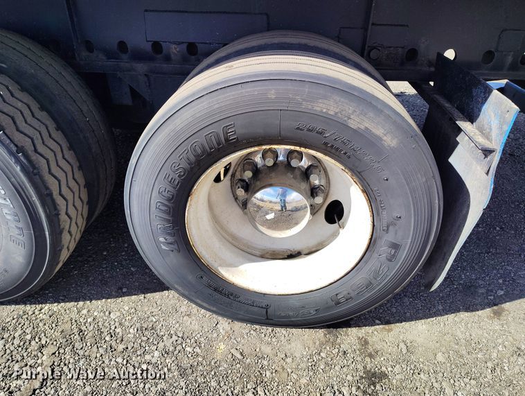 image for item BI9765 1998 Transcraft flatbed trailer