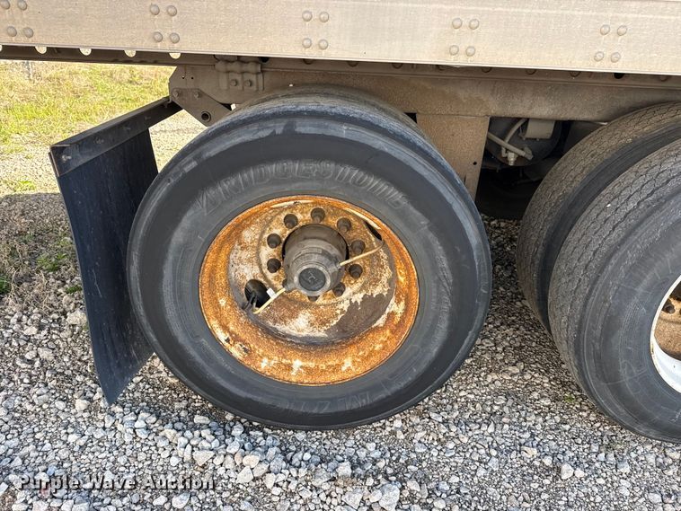 image for item DO8494 2017 Utility VS2DX dry van trailer