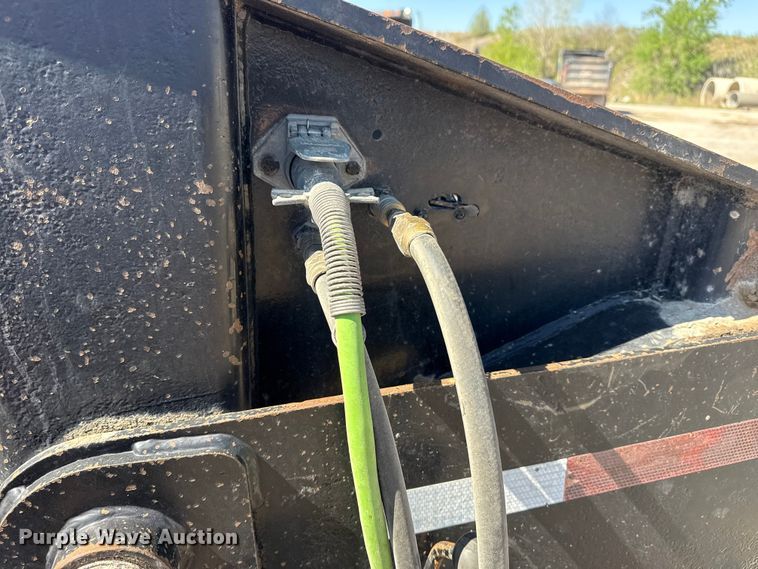 image for item DO8495 2001 Trail King TK110HDG-533 lowboy equipment trailer