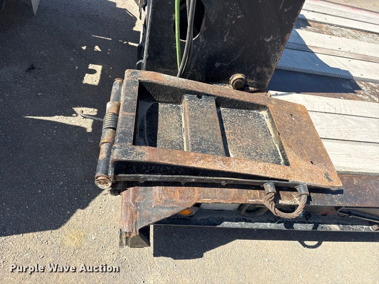 image for item DO8495 2001 Trail King TK110HDG-533 lowboy equipment trailer
