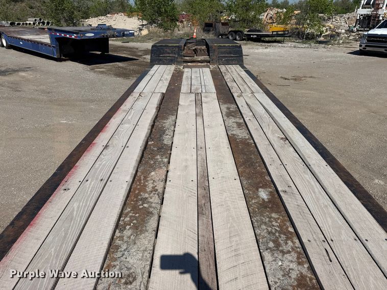 image for item DO8495 2001 Trail King TK110HDG-533 lowboy equipment trailer