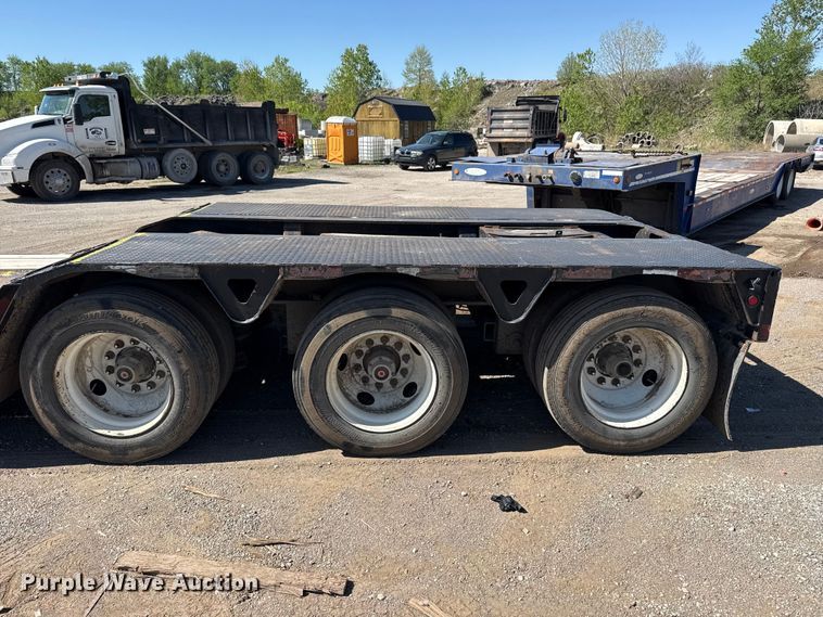 image for item DO8495 2001 Trail King TK110HDG-533 lowboy equipment trailer