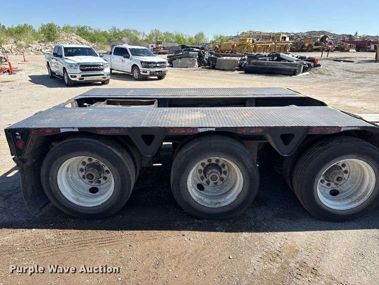 image for item DO8495 2001 Trail King TK110HDG-533 lowboy equipment trailer