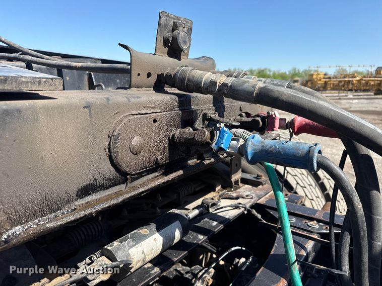 image for item DO8495 2001 Trail King TK110HDG-533 lowboy equipment trailer