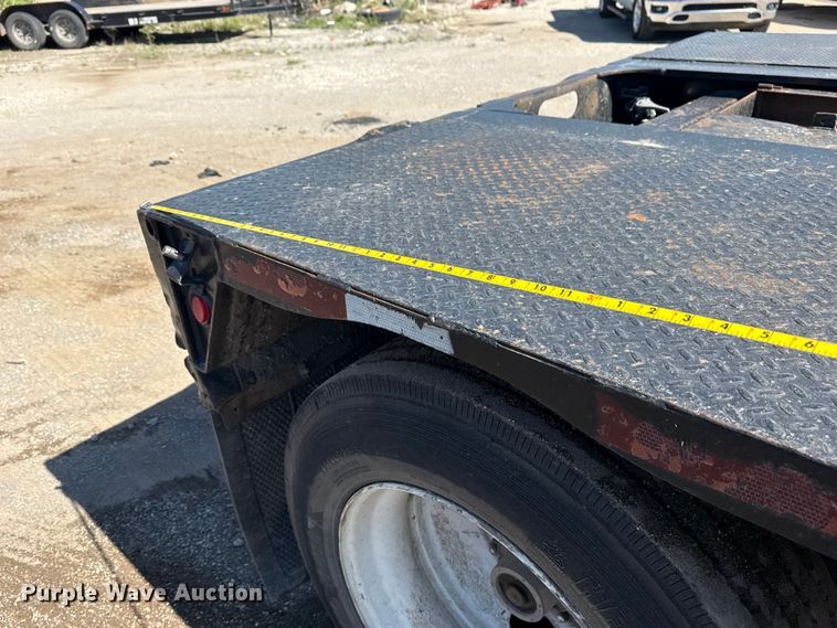 image for item DO8495 2001 Trail King TK110HDG-533 lowboy equipment trailer