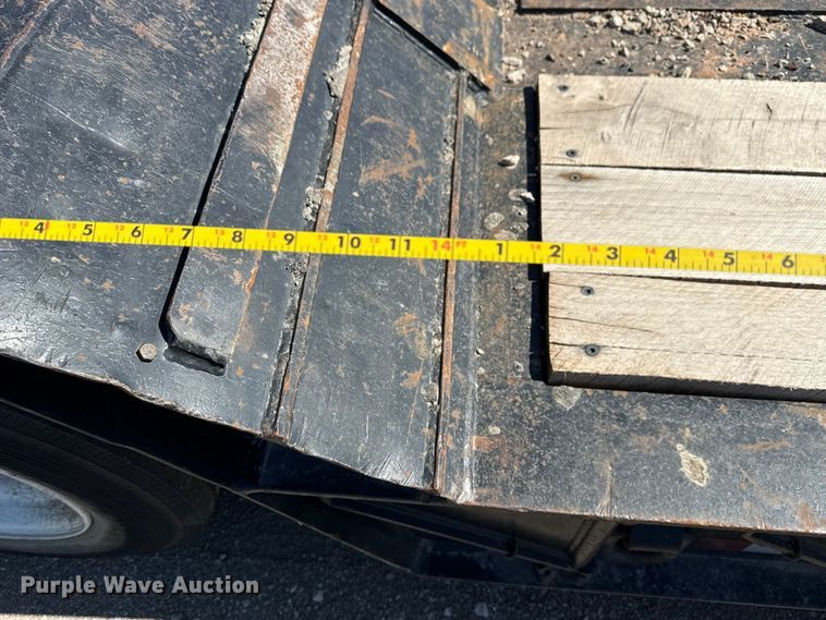 image for item DO8495 2001 Trail King TK110HDG-533 lowboy equipment trailer