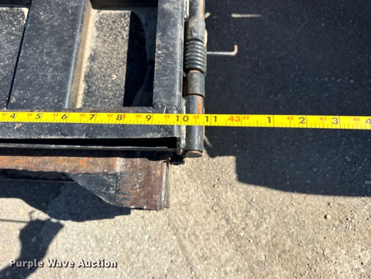 image for item DO8495 2001 Trail King TK110HDG-533 lowboy equipment trailer