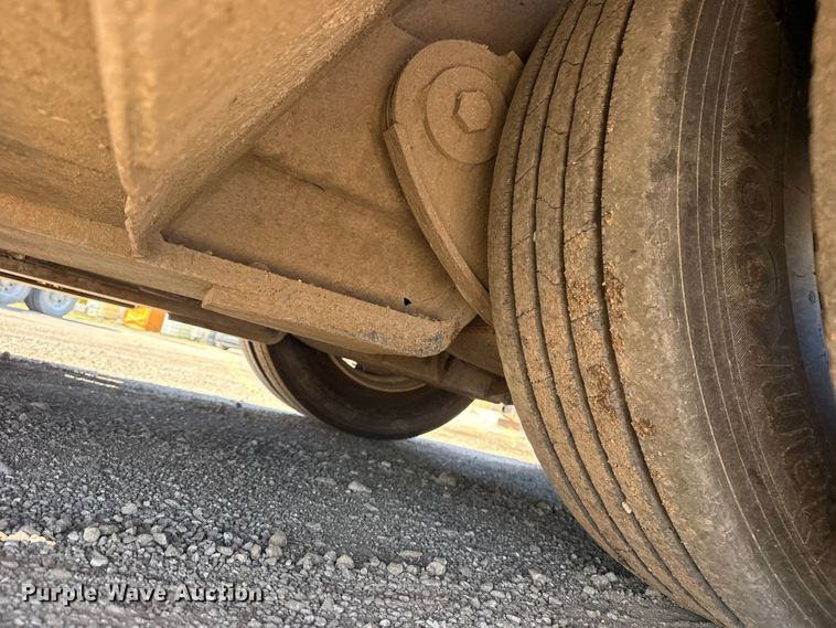 image for item DO8495 2001 Trail King TK110HDG-533 lowboy equipment trailer